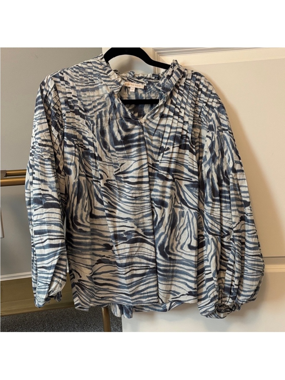 Women's Blue Zebra-Print Puff Sleeve Blouse